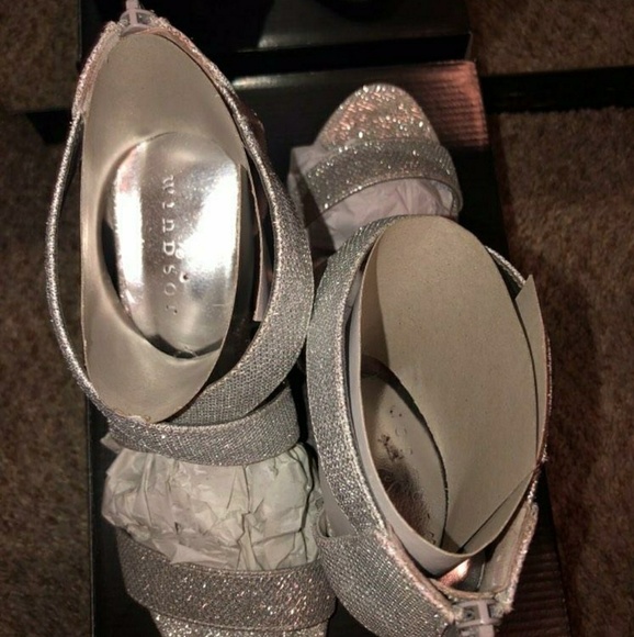 To Small - Picture 2 of 4